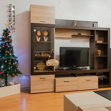 Stephanie Orange Apartment