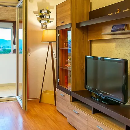 Stephanie Orange Apartment Ohrid